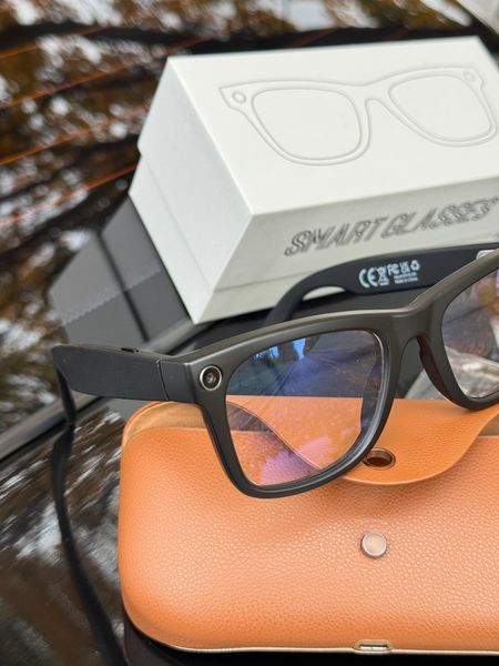 Смарт окуляри з зарядним кейсом MT5 Ultra по типу Ray-Ban Meta  700050 &mdash; фото товару