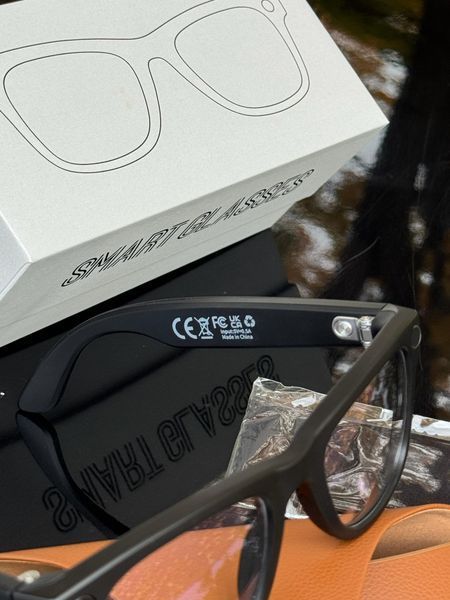 Смарт окуляри з зарядним кейсом MT5 Ultra по типу Ray-Ban Meta  700050 &mdash; фото товару